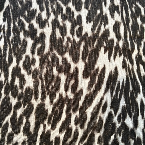 NWT, MICHAEL Michael Kors 'Rochelle' Animal Print Infinity Scarf - Gray/Black - Picture 11 of 11